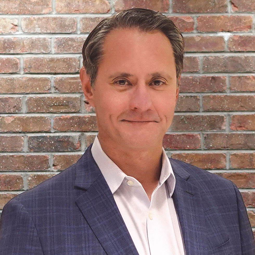 Professional Headshot Photo of Kim Holzner